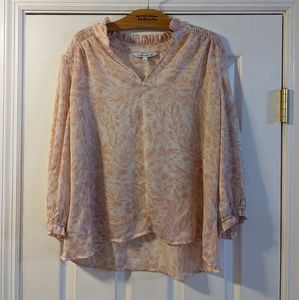 4/$25 Elizabeth and James Pink & White Leaf Print Blouse - Sz L